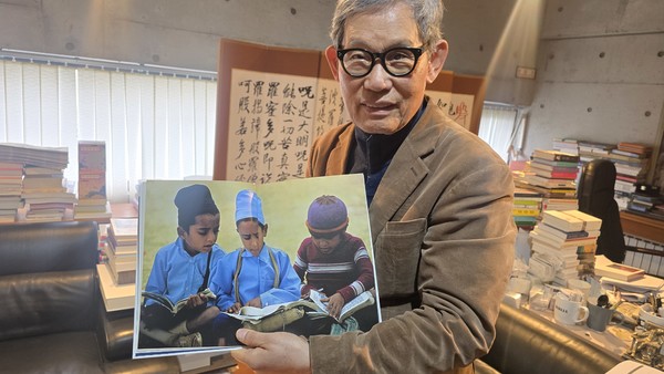 '나마스테'란 말을 가장 좋아한다는 김언호 대표.
