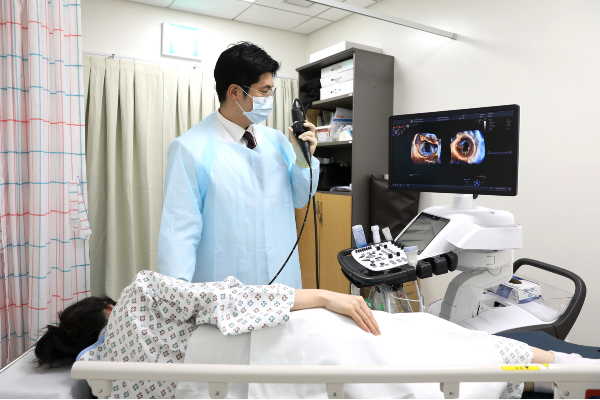 일산백병원이 최근 세계 최고 사양으로 평가받는 ‘Vivid E95 4D 심장 초음파’를 도입해 심장질환의 진단과 치료 역량을 강화했다. [사진제공 = 일산백병원]