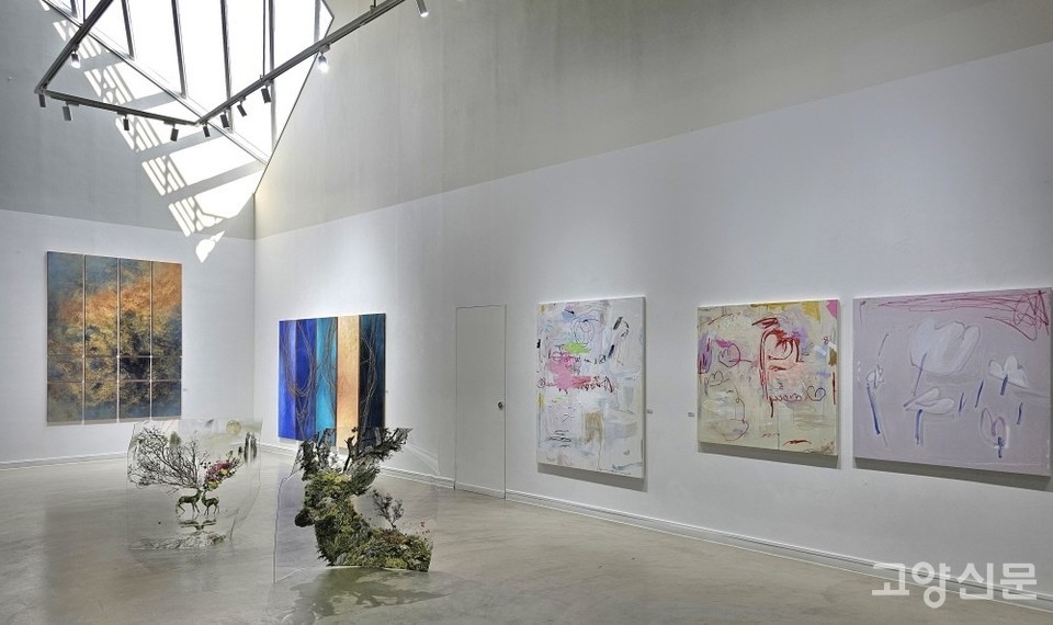 1갤러리에서는 7인 공모전 '지도에서 청사진으로'라는 전시가 열리고 있다.