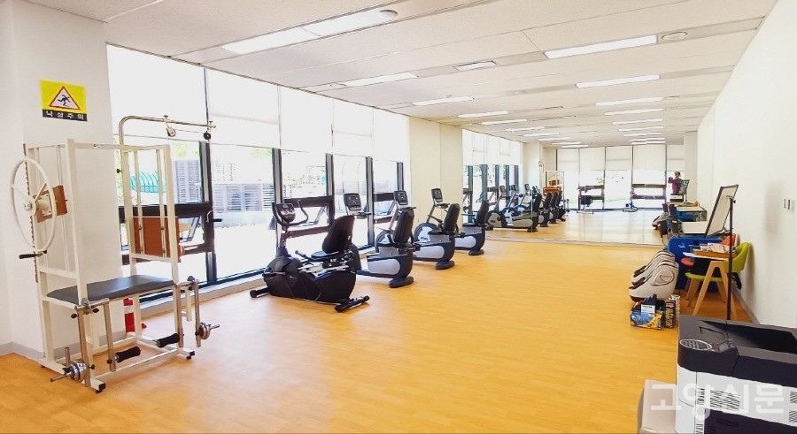 본관 1층 재활운동실 시설. 