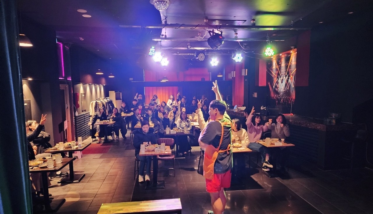 연극보며 식사하는 이색데이트 코스, 다이닝씨어터