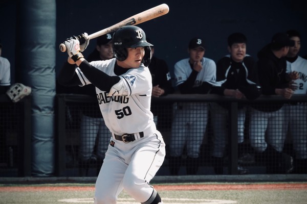 수훈 선수로 뽑힌 백송고등학교 1번 타자 이준서(3학년) 선수는 이날 시원한 2루타를 성공시켰다.