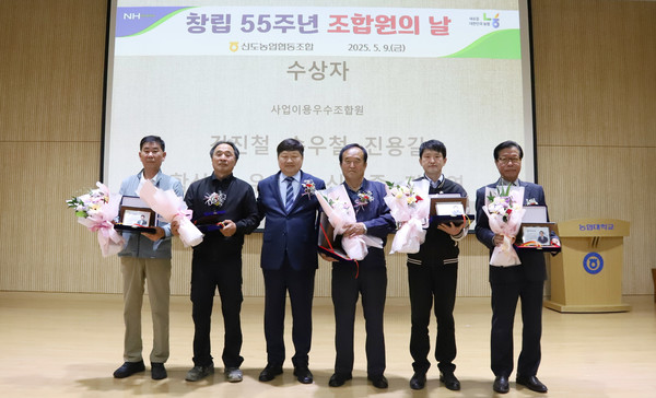 시상자들이 함께 자리해 모두를 축하했다.