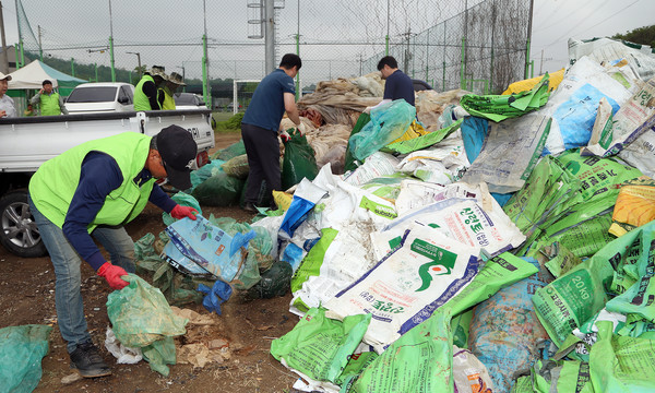 3일간 진행된 농자재 수거에는 겨우내 쌓였던 재활용 농자재가 가득했다. 