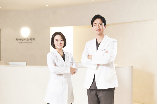 (왼쪽부터) 최수아 원장과 은승모 원장은 “병원의 규모를 키우는 것을 넘어 ‘자연치아 보존’이라는 진료 철학을 인정받아 전국에서 찾는 치과로 만드는 것이 목표”라고 말했다. 