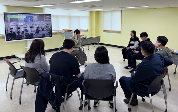  서포터즈의 안정적인 활동을 위해 교육과 정기회의가 꾸준히 이어진다.