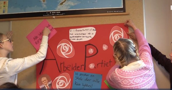 노르웨이 학생들이 선거 기간에 후보 사진, 정당, 공약 등을 정리해 프리젠테이션을 진행하고 있다. [노르웨이 공영방송 NRK 보도자료 캡쳐]