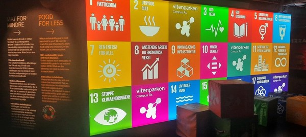 학생들의 텃밭을 운영 중인 노르웨이 생활과학대학(NMBU) 내부에 소개된 UN의 지속가능발전목표 자료. [이철규 북유럽특파원]