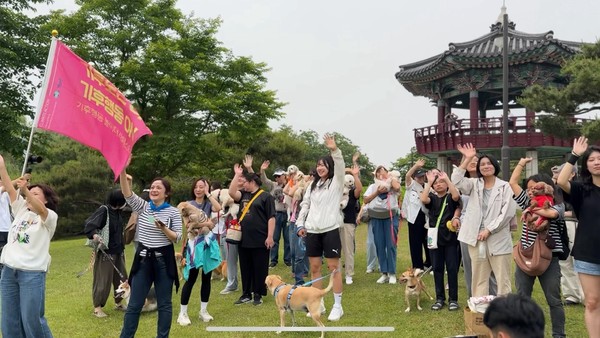 반려동물과 사람의 공존을 추구하는 ‘펫빌리지’가 일산호수공원 일대에서 열렸다.