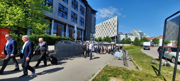 노르쉬핑 행사에 참가하기 위해 해외 바이어들이 전시장으로 향하고 있다. [이철규 북유럽특파원]