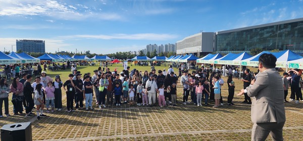 지난해 열렸던 책 읽는 가족 고양시민 북캠프.