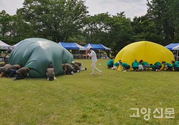 바람잡는 특공대 경기는 순발력과 단결심이 필요했다.
