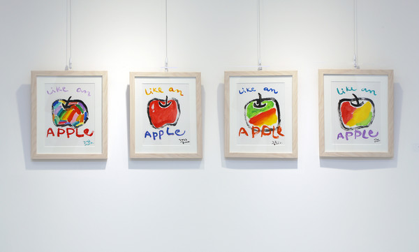새로운 형태의 사과 작품들, 애플.
