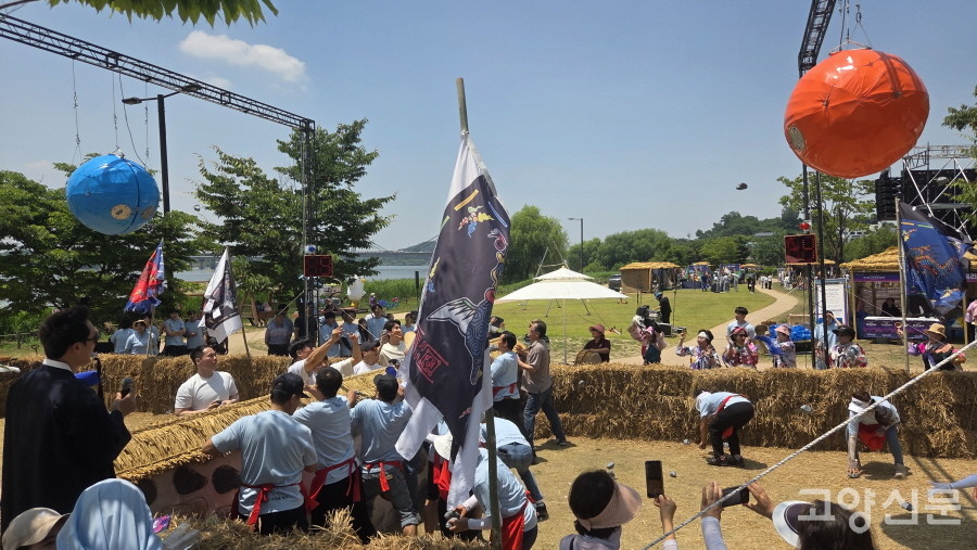 고양 행주문화제 최고 인기 프로그램인 행주대첩 투석전.