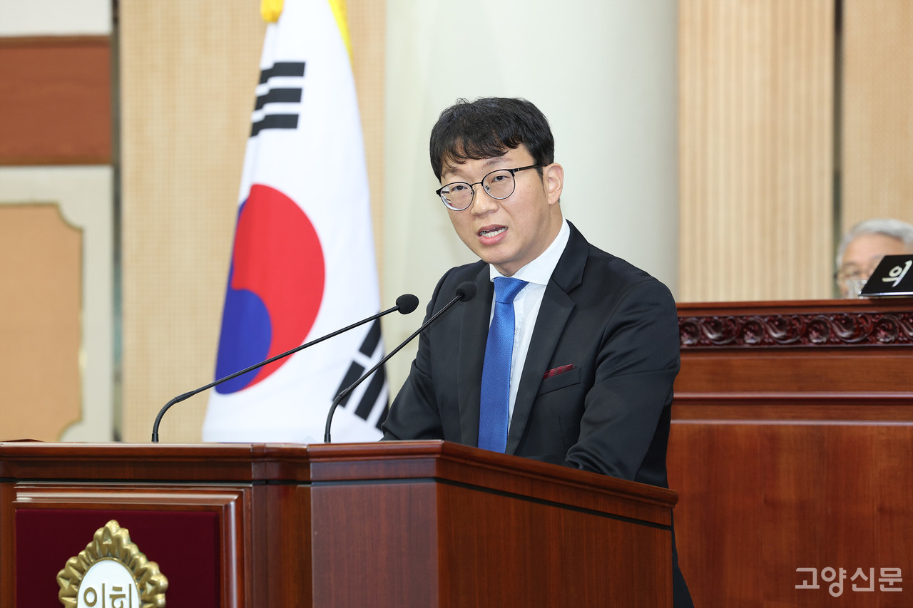 문봉동 데이터센터 허가 과정과 관련 ‘공익감사 청구의 건’을 대표발의한 권용재 의원. [사진 제공 = 고양시의회]