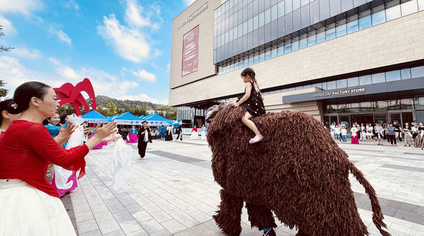 쿤스터댄스컴퍼니 북청사자놀이