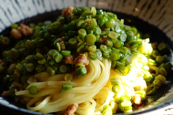서울 연남동 포가의 마늘쫑면