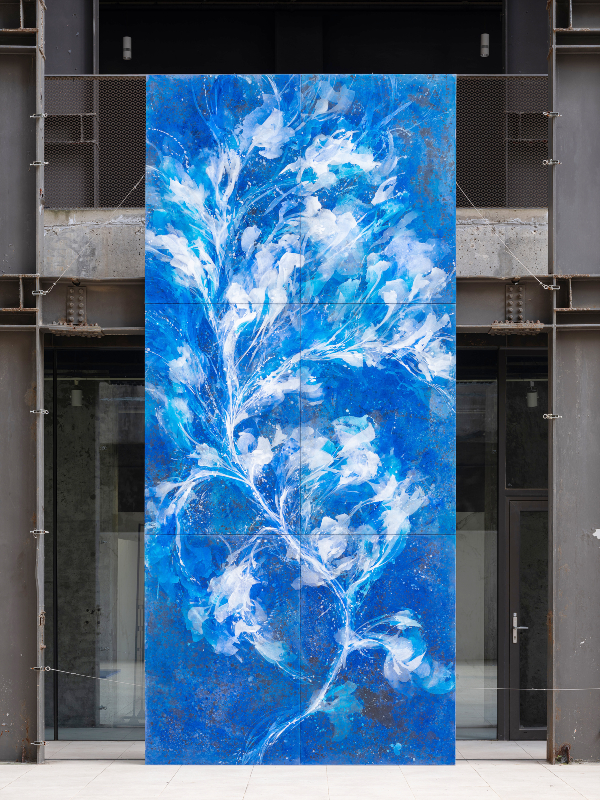 허연화, '파동의 수피', 2025, 캔버스에 아크릴릭, 582 × 260 cm [사진제공 = 허연화 작가]