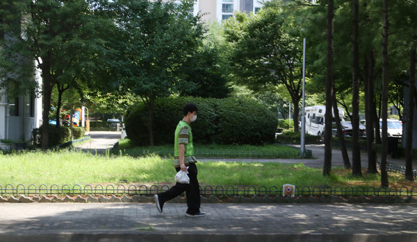 박래신씨는 봉사와 책에서 많은 것을 배웠고 예전보다 다른 자신을 느끼고 있다.