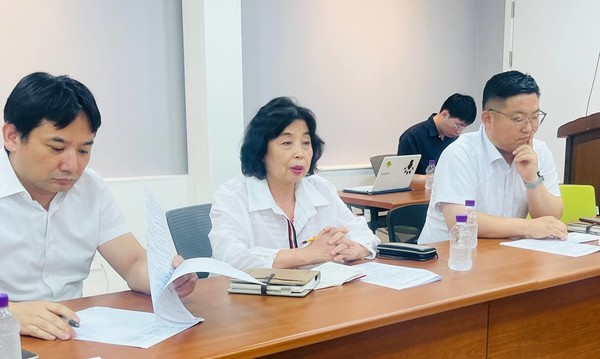 고부미 의원이 늘어난 예산의 책임에 대해 지적하고 있다. 