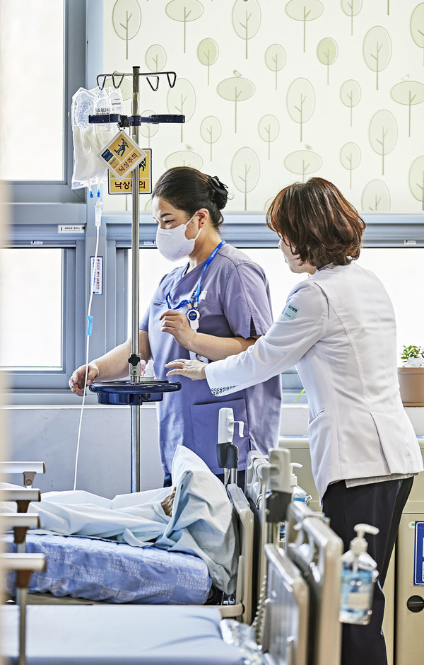 환자, 보호자들을 위해 오늘도 함께 하는 사람들이 있다. /사진제공 : 일산병원호스피스센터