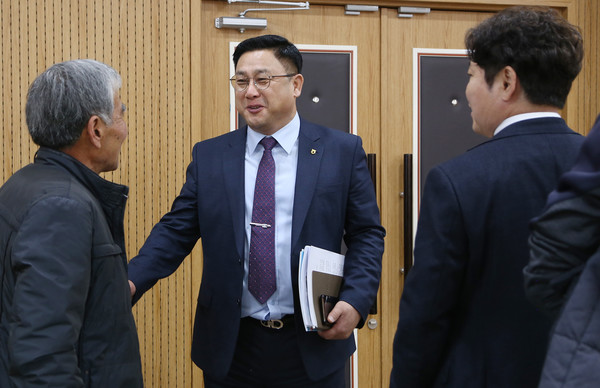 언제나 밝은 웃음과 긍정적인 생각으로 조합원과 만나 소통을 이어간다.