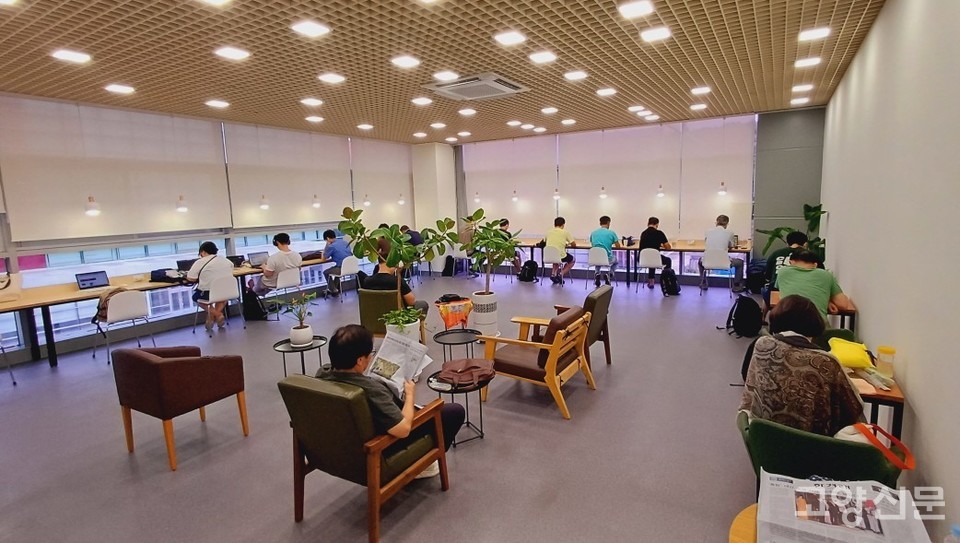 3층에 새로 마련된 자유열람공간