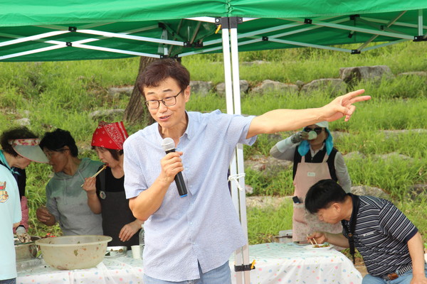 인사말을 하고 있는 오건호 행신2동 주민자치회장. [사진제공=김용덕]