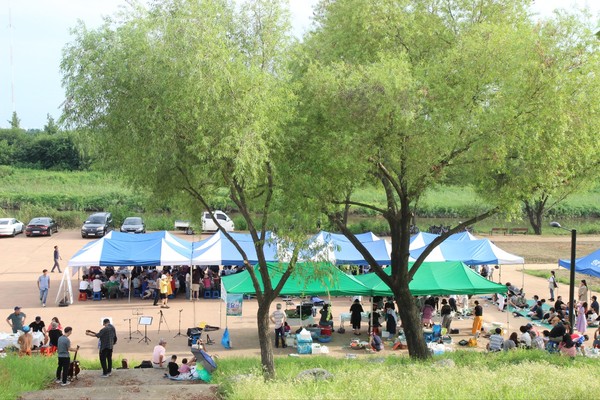 많은 주민들이 흥겨운 시간을 가졌던 행사장[사진제공=김용덕]