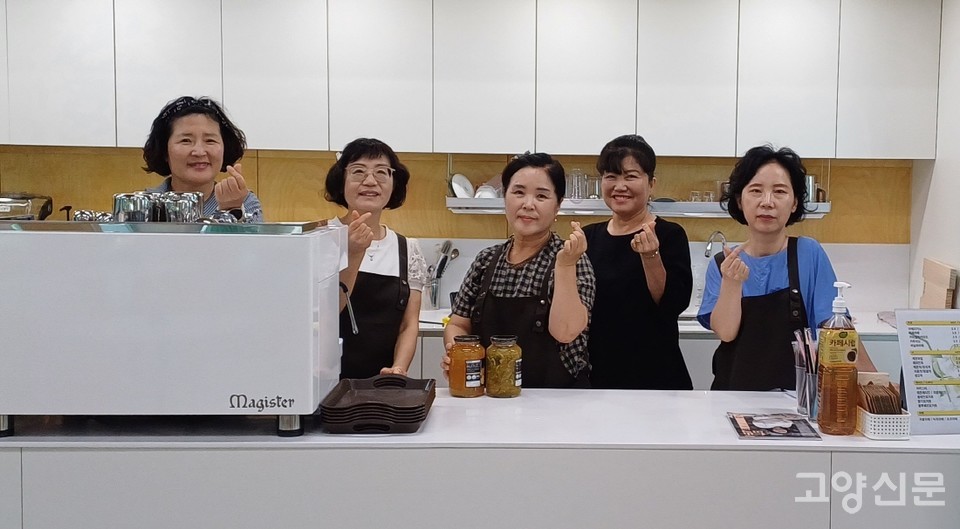 공간 위탁을 받아 '백마누리'를 운영해 나갈 풍산동 주민자치회 위원들.