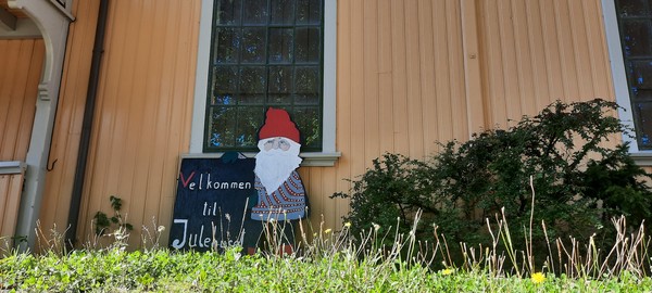 북유럽 노르웨이 산타마을 산타의 집 입구에서 산타 인형이 방문객을 맞고 있다.  [이철규 북유럽특파원]