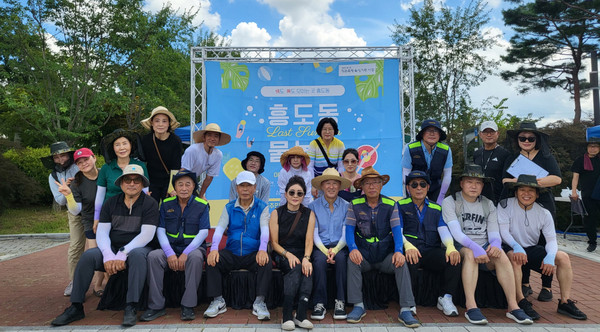 흥도동 주민자치회가 ‘2025년 흥도동 마을축제’ 개최를 위해 한자리에 모였다.