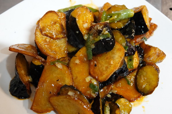 호남식볶음밥, 건두부볶음 꽃빵튀김 양꼬치, 지삼선, 한소반쭈꾸미  도토리묵사발