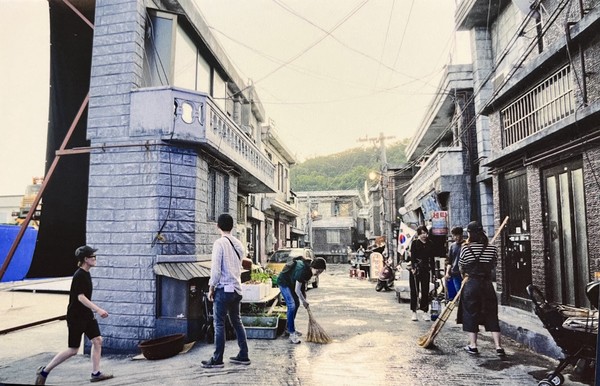 2011년 문을 연 고양아쿠아스튜디오 전경(위), 영화 '기생충' 촬영 장면(아래).