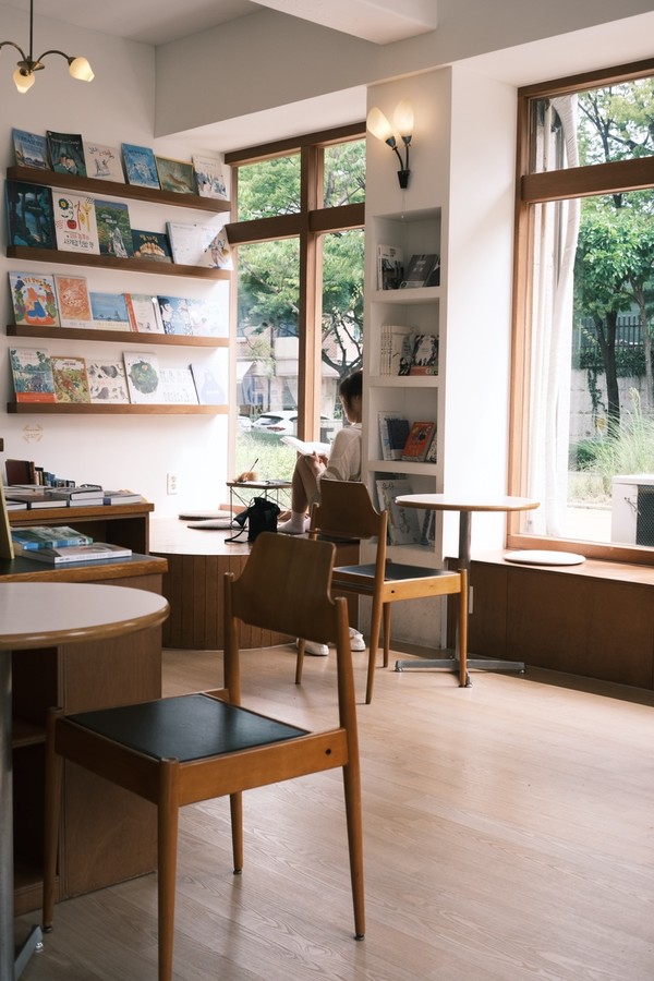 정발산동 라비브북스