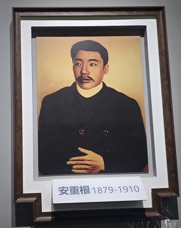 하얼빈 안중근기념관에 전시된 안중근 장군의 초상화.