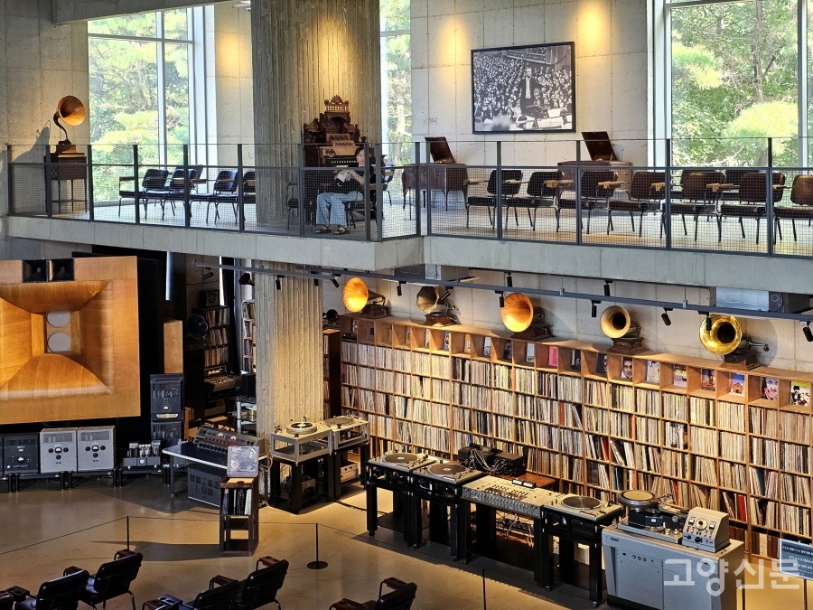 3층에서 바라본 콩치노 콩크리트 음악홀.