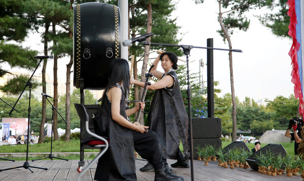  타악단 ‘쾌’의 공연.