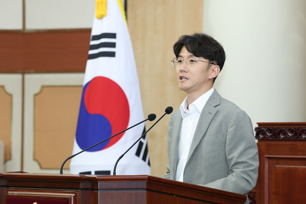 조례를 대표 발의한 최성원 더불어민주당 시의원