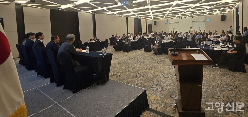 이날 세미나 추가 질의 시간에도 참석자들의 질문과 의견이 쏟아졌다. 