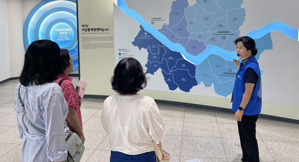 덕양행신종합사회복지관이 환경캠페인 ‘그린라이트’ 참여자와 서울물재생체험관에서뜻깊은 시간을 가졌다.