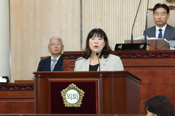 김미수 고양시의회 보건복지위원장이  대표 발의한 '고양시 지역 돌봄 통합지원에 관한 조례안'이 지난 15일 최종 본회의를 통과했다.