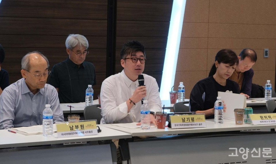 (왼쪽부터) 남부원 아시아태평양YMCA연맹 사무총장, 남기평 한국기독학생회총연맹 총무. 