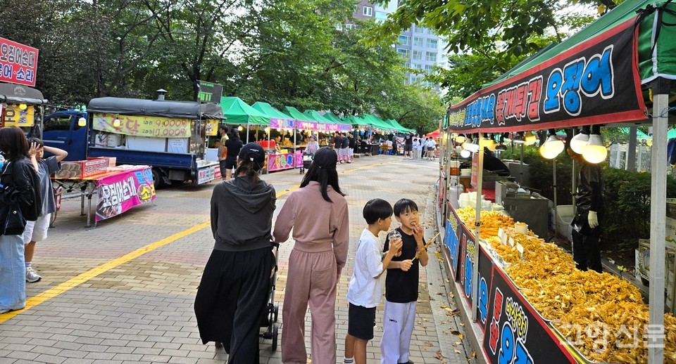 먹거리와 볼거리 가득했던 덕이동 가을음악축제 현장.
