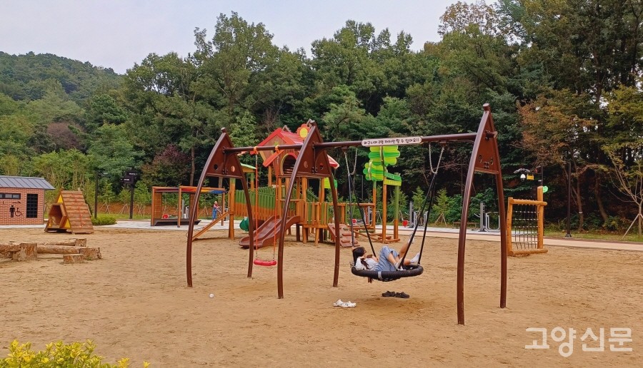 북쪽 구역에 꾸며진 오색놀이터. 