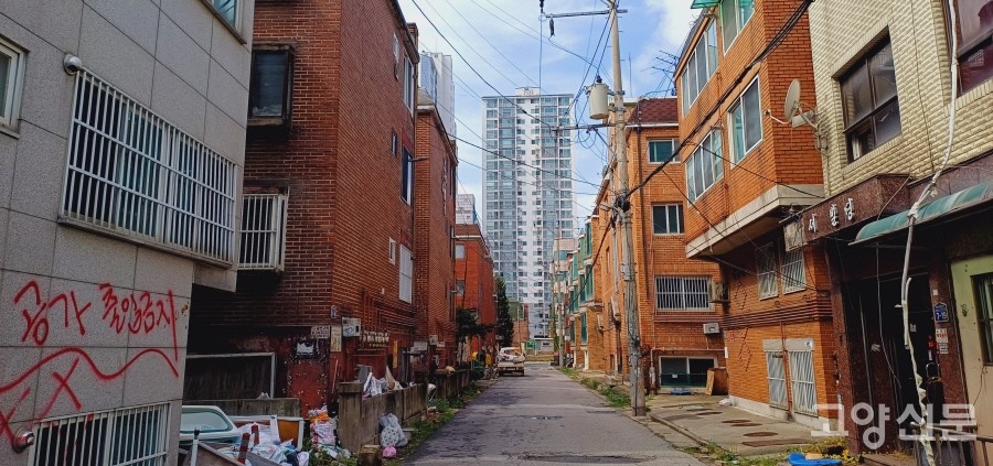 90년대 이후 신식 단독빌라들이 들어선 능곡2구역 북쪽 풍경.