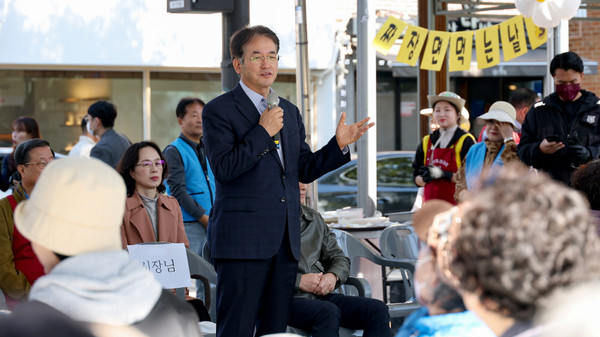 이동환 시장이 인사말을 하고 있다.