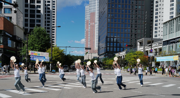 고양예고 학생들의 횡단보도 댄스
