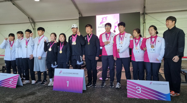 4인조 단체전 금메달 시상식 모습.