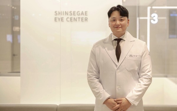 고양신세계안과의 전안부 전문의 지만 원장.